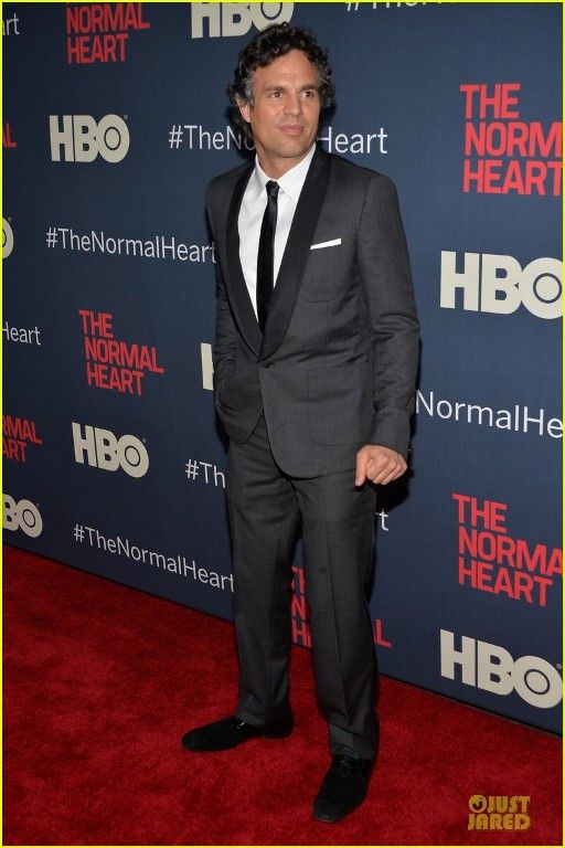 photo matt-bomer-julia-roberts-normal-heart-nyc-premiere-06_zps7ac15a8e.jpg