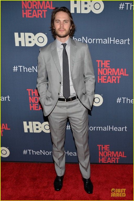 photo matt-bomer-julia-roberts-normal-heart-nyc-premiere-11_zps4a3f369c.jpg