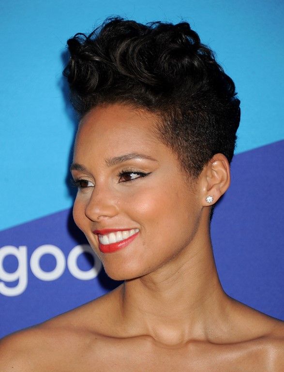 photo AliciaKeys_270214_DFSDAW_003_zps4fce4e45.jpg