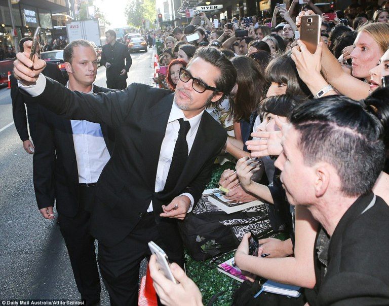 photo 1416217904373_wps_16_Angelina_Jolie_and_Brad_P_zpsedcae27b.jpg
