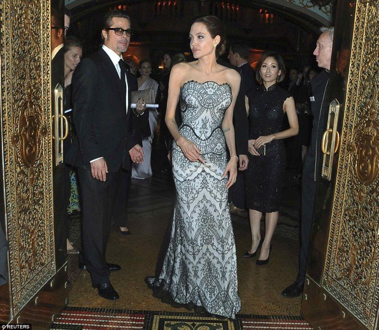 photo 1416221600253_Image_galleryImage_Angelina_Jolie_and_Brad_P_zps43099b6d.jpg