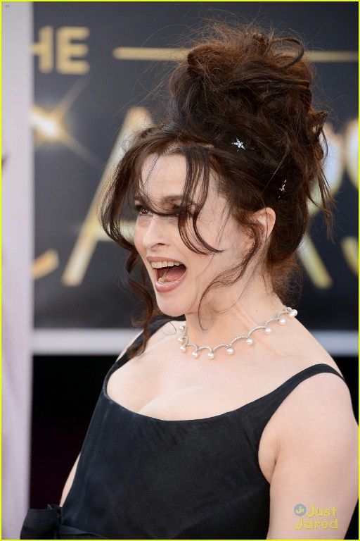 photo helena-bonham-carter-tim-burton-oscars-red-carpet-2013-07_zpsf11c6d0b.jpg