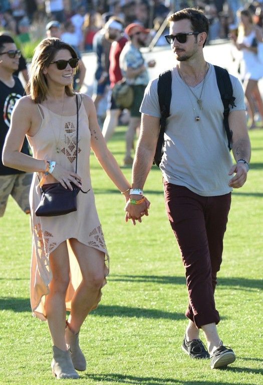 photo AshleyGreene_120414_DFSDAW_005_zpsfc70b8a0.jpg