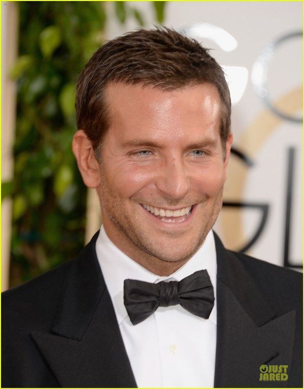 photo bradley-cooper-golden-globes-2014-red-carpet-04_zpsae72d432.jpg