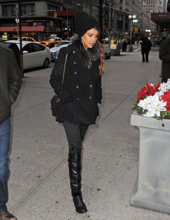 photo JessicaAlbaJessicaAlbaStepsOutNYCByMftNzL_aUx_zps6a579b85.jpg