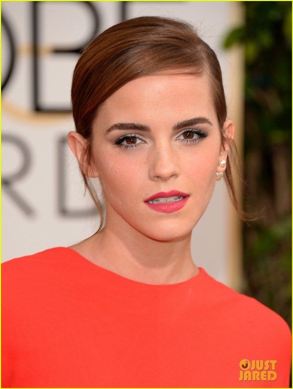 photo emma-watson-golden-globes-2014-red-carpet-02_zpse3c7c5f5.jpg