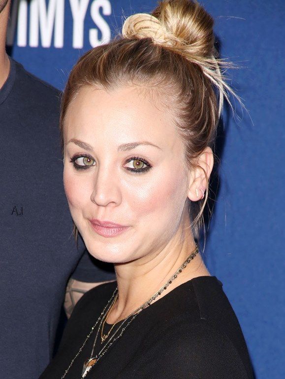 photo KaleyCuoco_DFSDAW_027_zps132150f1.jpg