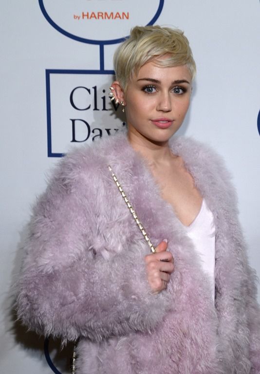 photo miley-pregrammy-04_zps4f27c6c8.jpg