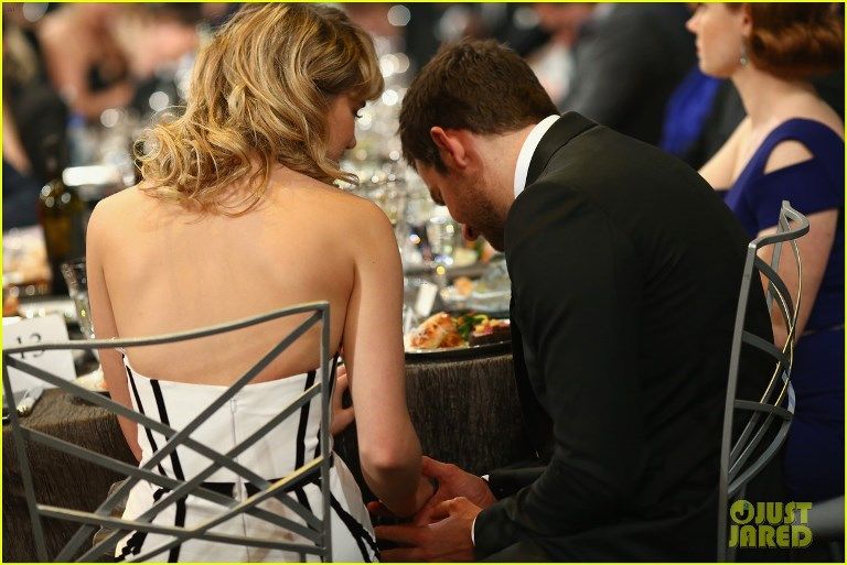 photo suki-waterhouse-sag-awards-2014-with-bradley-cooper-05_zps43cd167b.jpg