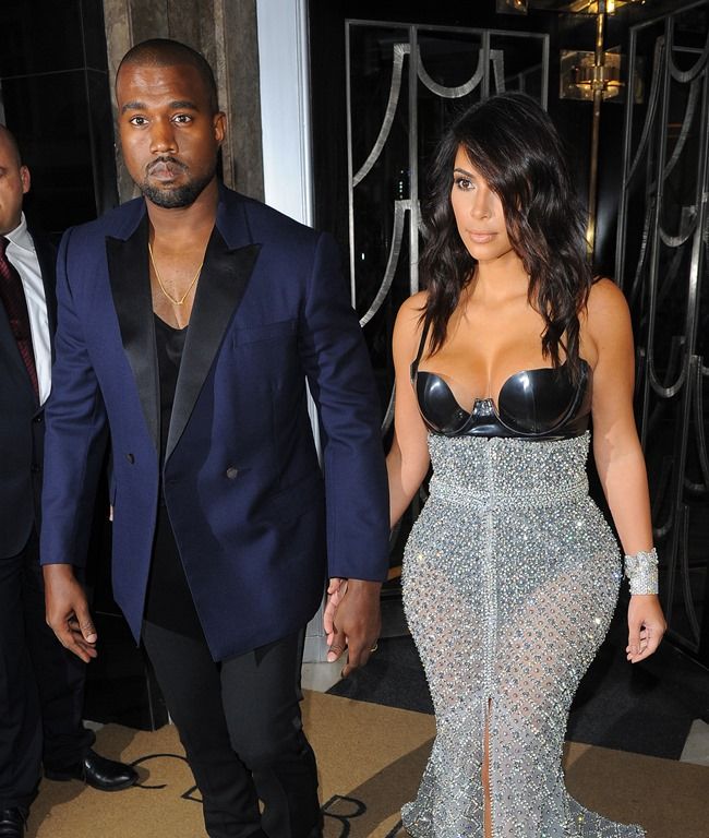 photo KimKardashian_02092014_DFSDAW_008_zps541084df.jpg
