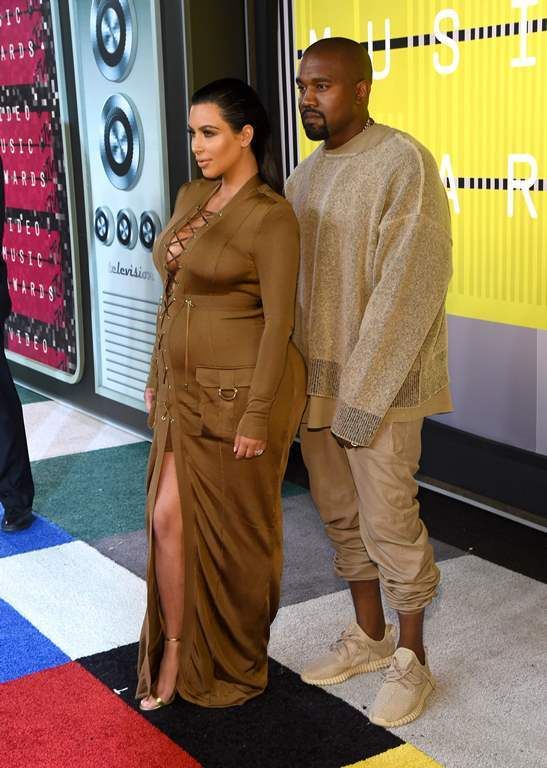 photo Kim Kardashian attends the 2015 MTV Video Music Awards August 30-2015 2058_zpsvjxwolt0.jpg