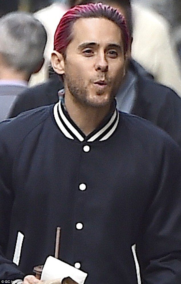 photo 2E47CADD00000578-0-Just_Jared_Joel_Kinnaman_obviously_wanted_Leto_all_to_himself_as-m-36_1447120442590_zpsjm7fzc66.jpg
