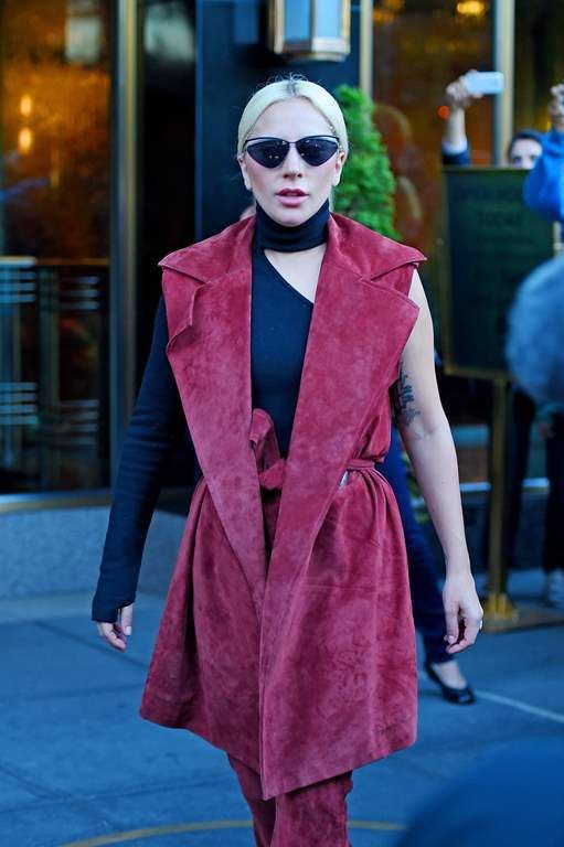photo Lady Gaga seen out in Manhattan in velure in New York November 3-2015 007_zps1zu6jm5k.jpg