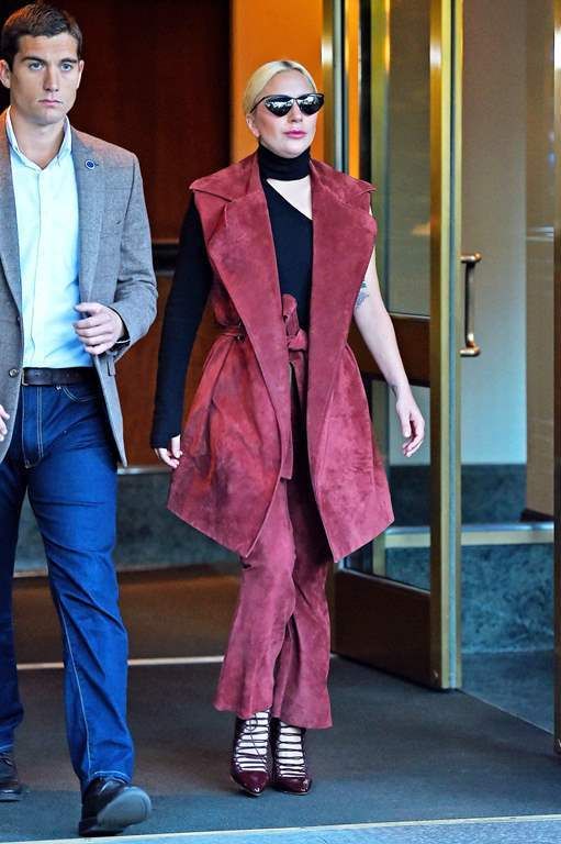 photo Lady Gaga seen out in Manhattan in velure in New York November 3-2015 008_zps2jmr1slx.jpg