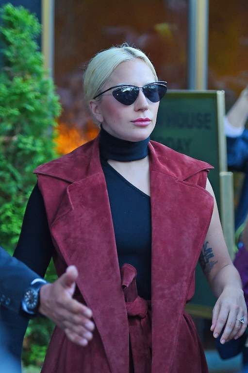 photo Lady Gaga seen out in Manhattan in velure in New York November 3-2015 009_zps1mgypidv.jpg