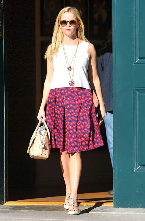 photo Reese Witherspoon is seen running errands in a Floral Print_13_zpsjdzdduej.jpg