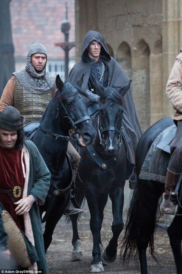 photo 1413887165048_wps_20_Benedict_Cumberbatch_play_zps41f10ec2.jpg