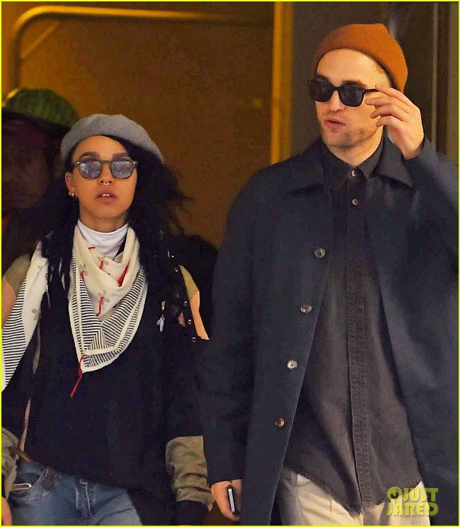 photo robert-pattinson-fka-twigs-beanie-sunglasses-pair-02_zps6f64519b.jpg