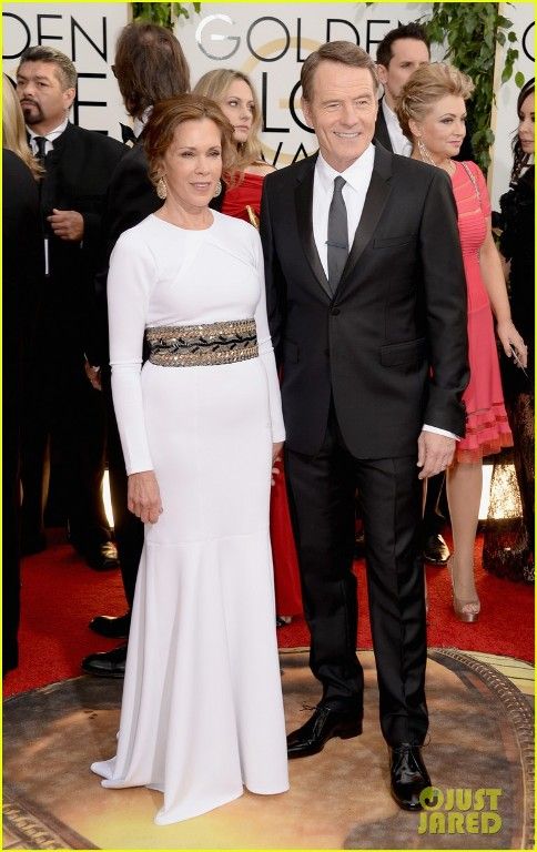 photo aaron-paul-bryan-cranston-golden-globes-2014-red-carpet-01_zps1df76b51.jpg
