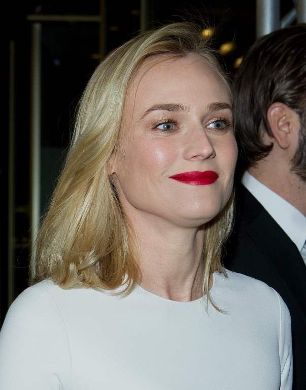 photo celebrity-paradisecom-TheElder-diane15_zpscbef2d08.jpg