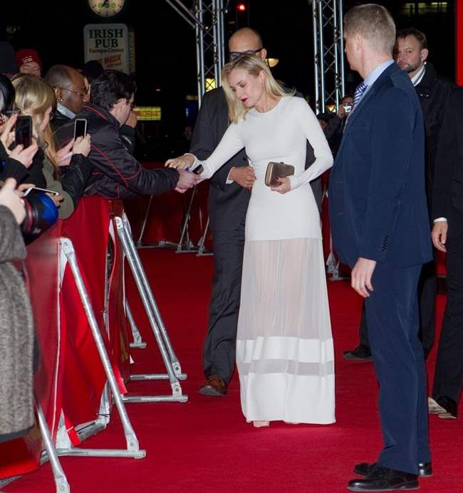 photo celebrity-paradisecom-TheElder-diane16_zpsb8dc1884.jpg