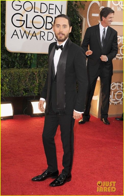 photo jared-leto-wins-best-supporting-actor-at-golden-globes-2014-03_zps61a288f9.jpg