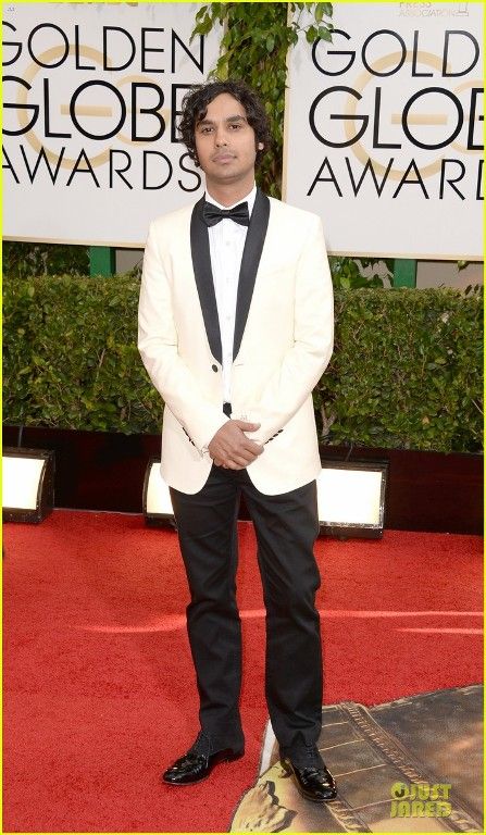 photo melissa-rauch-kunal-nayyar-golden-globes-2014-03_zps27800cd0.jpg
