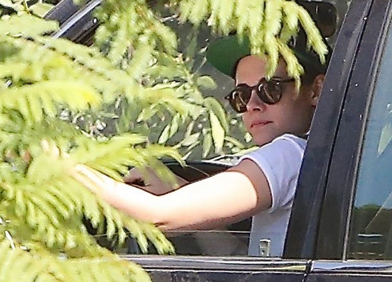 photo KSTEWARTFANS10012014LA7_zps6df4b982.jpg